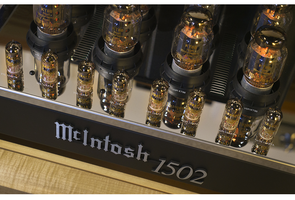 The McIntosh MC1502 Power Amplifier